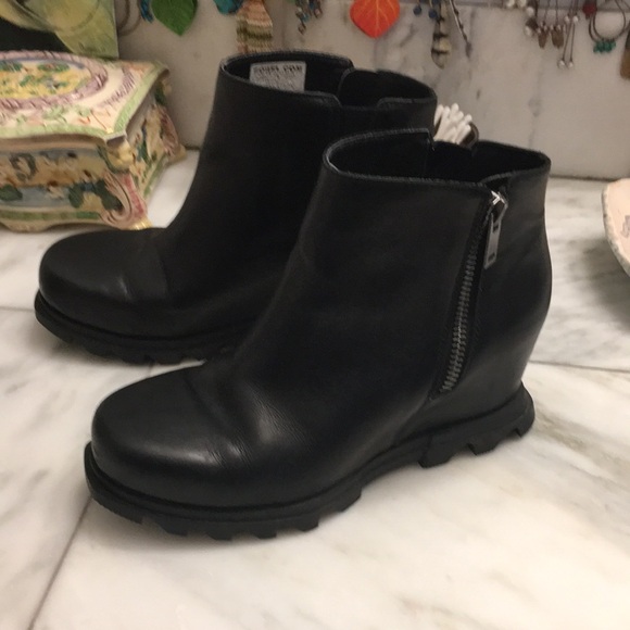 SOREL Joan of Arctic™ Wedge III Zip Booties black leather size 71/2 - Picture 2 of 11